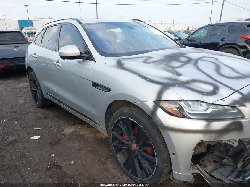2017 Jaguar F-pace VIN SADCM2BV5HA076619 IAAI salvage auction — VANDALISM, Salvage Title, sold $1,450 on 2026-07-29 (photo 6)