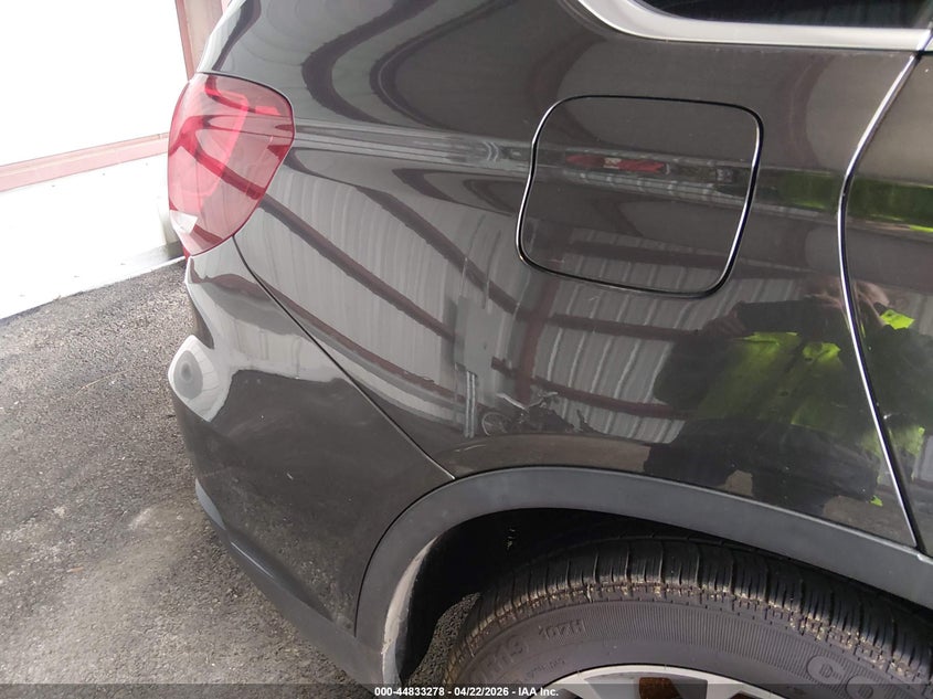 2018 BMW X5 VIN 5UXKT0C56J0W00464 IAAI salvage auction — WATER/FLOOD, Mv-907A (New York), sold $2,550 on 2026-07-30 (photo 6)
