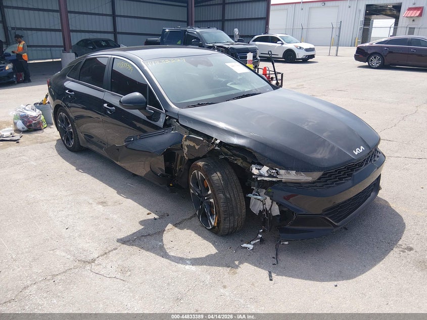 2022 Kia K5 VIN 5XXG64J23NG094014 IAAI salvage auction — RIGHT FRONT, Wait Title, sold $6,300 on 2026-07-09 (photo 1)