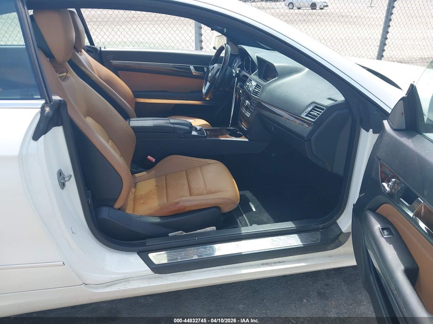 2014 Mercedes-benz E-klasse VIN WDDKJ5KB9EF251952 IAAI salvage auction — NORMAL WEAR, Salvage (Texas), sold $1,100 on 2026-07-20 (photo 5)