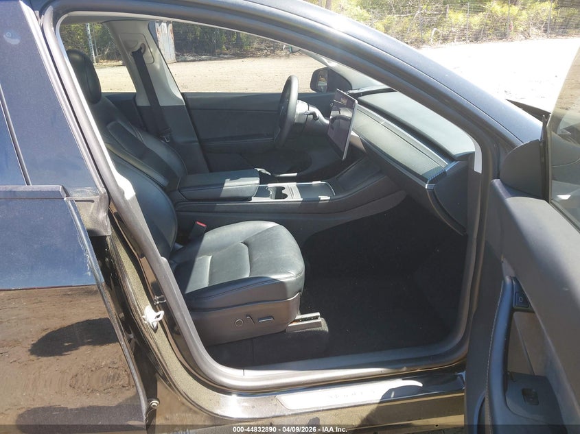 2021 Tesla Model y VIN 5YJYGAEE3MF112582 IAAI salvage auction — FRONT END, Salvage Title, sold $9,600 on 2026-07-16 (photo 5)