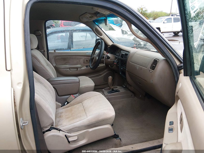 2004 Toyota Tacoma VIN 5TEGN92N04Z451917 IAAI salvage auction — LEFT FRONT, Clear (Hawaii), sold $125 on 2026-07-21 (photo 5)