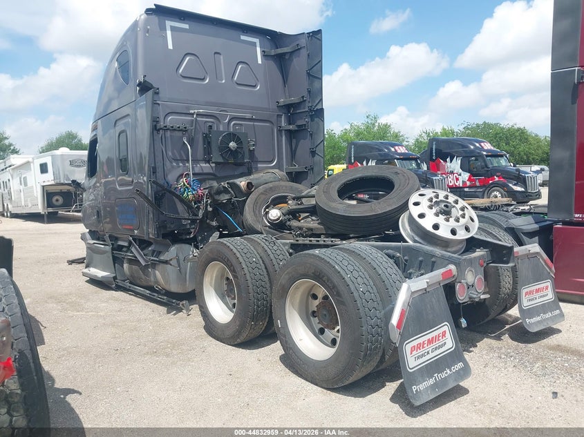 2020 Freightliner New cascadia 126 VIN 3AKJHHDR9LSLP0299 IAAI salvage auction — FRONT END, Salvage (Texas), sold $275 on 2026-07-22 (photo 3)