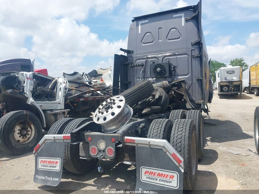 2020 Freightliner New cascadia 126 VIN 3AKJHHDR9LSLP0299 IAAI salvage auction — FRONT END, Salvage (Texas), sold $275 on 2026-07-22 (photo 4)