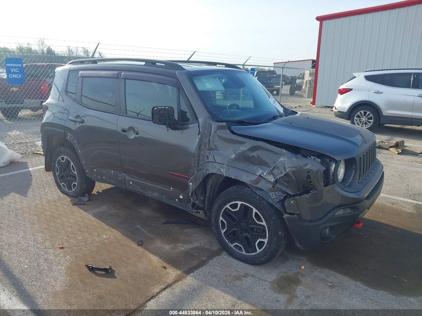 2017 Jeep Renegade VIN ZACCJBCB1HPF28171 IAAI salvage auction — RIGHT SIDE, Clear (Indiana), sold $1,950 on 2026-07-09 (photo 1)