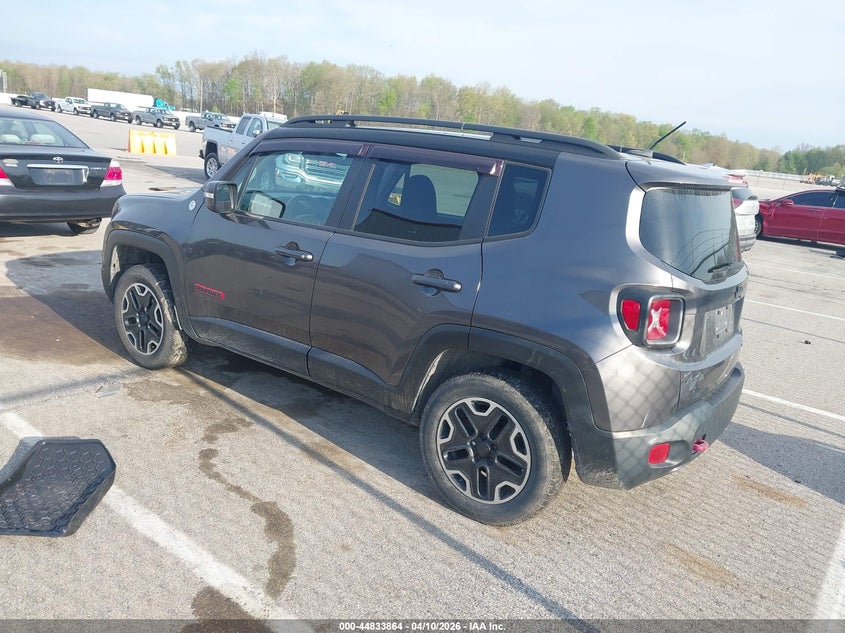 2017 Jeep Renegade VIN ZACCJBCB1HPF28171 IAAI salvage auction — RIGHT SIDE, Clear (Indiana), sold $1,950 on 2026-07-09 (photo 3)