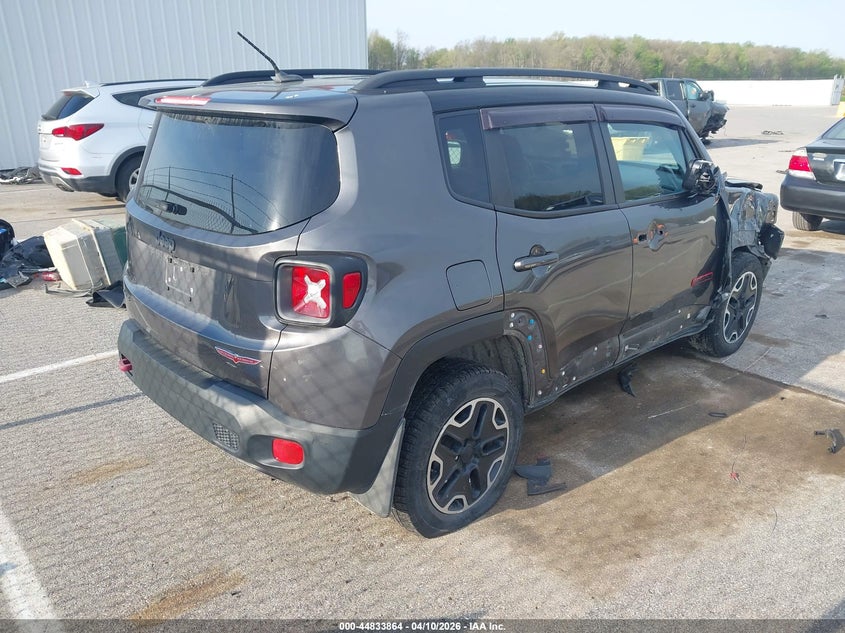 2017 Jeep Renegade VIN ZACCJBCB1HPF28171 IAAI salvage auction — RIGHT SIDE, Clear (Indiana), sold $1,950 on 2026-07-09 (photo 4)