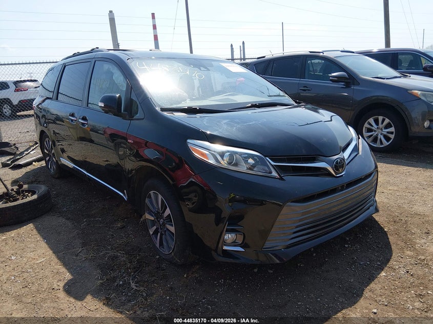 2018 Toyota Sienna VIN 5TDDZ3DC6JS192262 IAAI salvage auction — LEFT SIDE, Salvage Title, sold $2,450 on 2026-07-29 (photo 1)