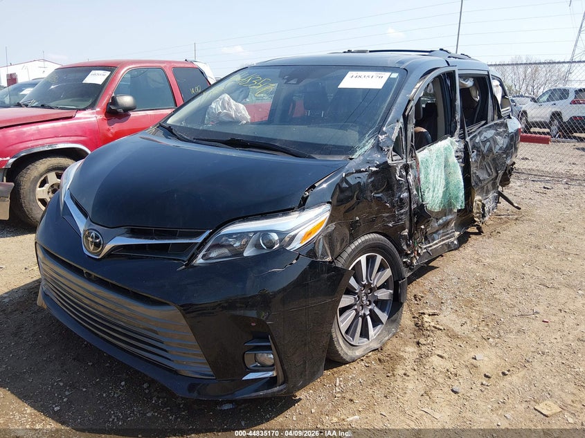 2018 Toyota Sienna VIN 5TDDZ3DC6JS192262 IAAI salvage auction — LEFT SIDE, Salvage Title, sold $2,450 on 2026-07-29 (photo 2)
