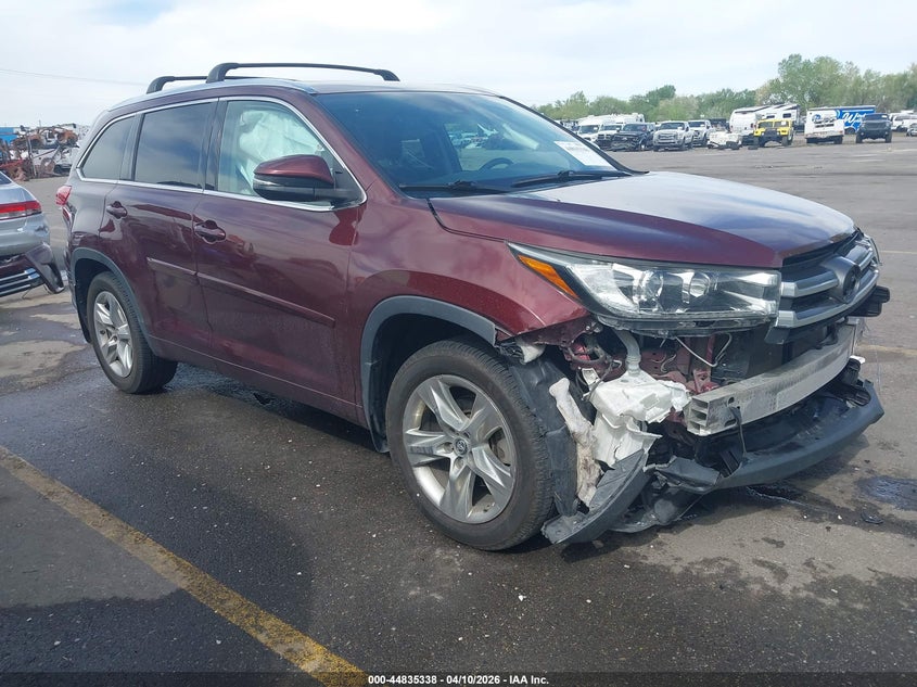2018 Toyota Highlander VIN 5TDDZRFH6JS869581 IAAI salvage auction — UNKNOWN, Salvage Title, sold $7,700 on 2026-07-23 (photo 1)