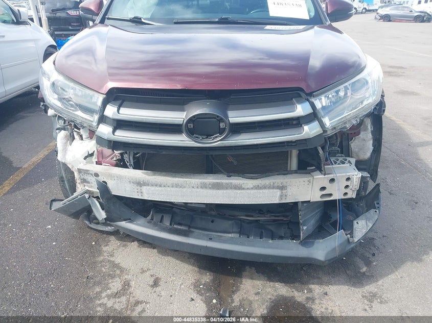 2018 Toyota Highlander VIN 5TDDZRFH6JS869581 IAAI salvage auction — UNKNOWN, Salvage Title, sold $7,700 on 2026-07-23 (photo 6)