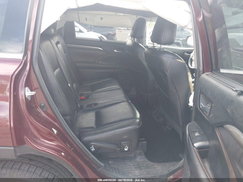 2018 Toyota Highlander VIN 5TDDZRFH6JS869581 IAAI salvage auction — UNKNOWN, Salvage Title, sold $7,700 on 2026-07-23 (photo 8)