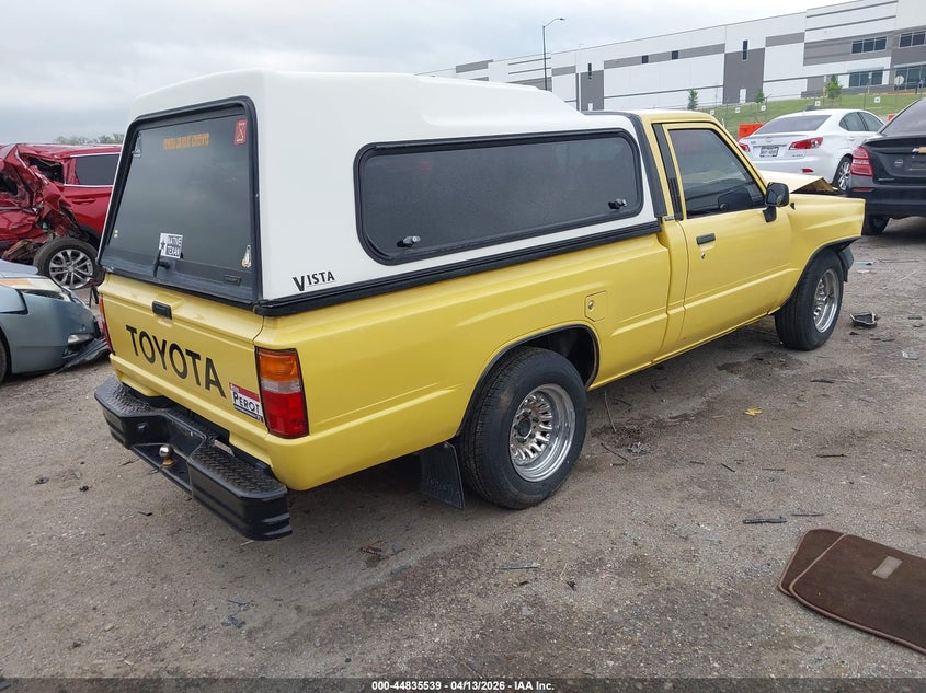 1986 Toyota Pickup VIN JT4RN50R1G0175680 IAAI salvage auction — FRONT END, Salvage (Texas), sold $3,300 on 2026-07-28 (photo 4)