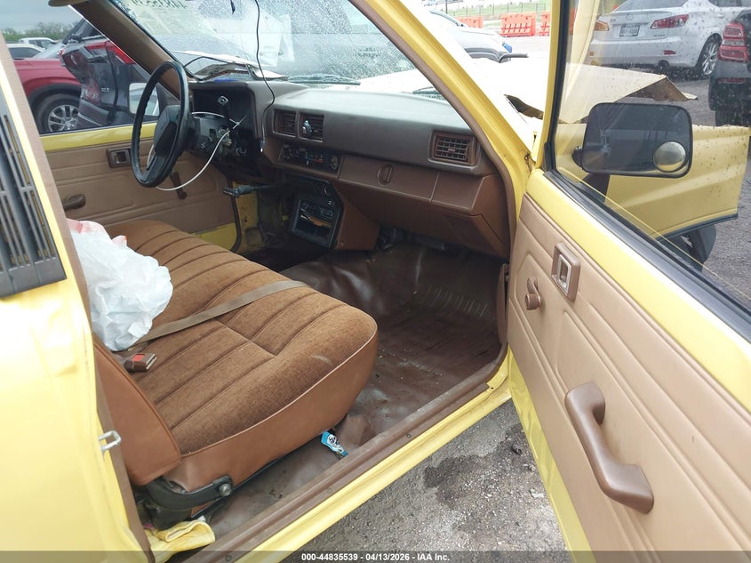 1986 Toyota Pickup VIN JT4RN50R1G0175680 IAAI salvage auction — FRONT END, Salvage (Texas), sold $3,300 on 2026-07-28 (photo 5)