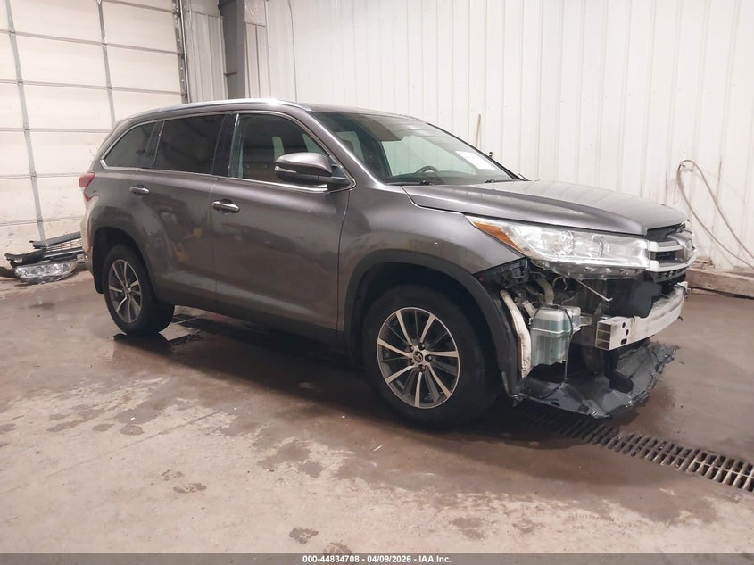 2019 Toyota Highlander VIN 5TDJZRFH5KS596850 IAAI salvage auction — FRONT END, Regular (South Dakota), sold $10,875 on 2026-07-28 (photo 1)