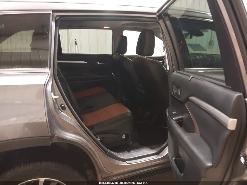 2019 Toyota Highlander VIN 5TDJZRFH5KS596850 IAAI salvage auction — FRONT END, Regular (South Dakota), sold $10,875 on 2026-07-28 (photo 8)