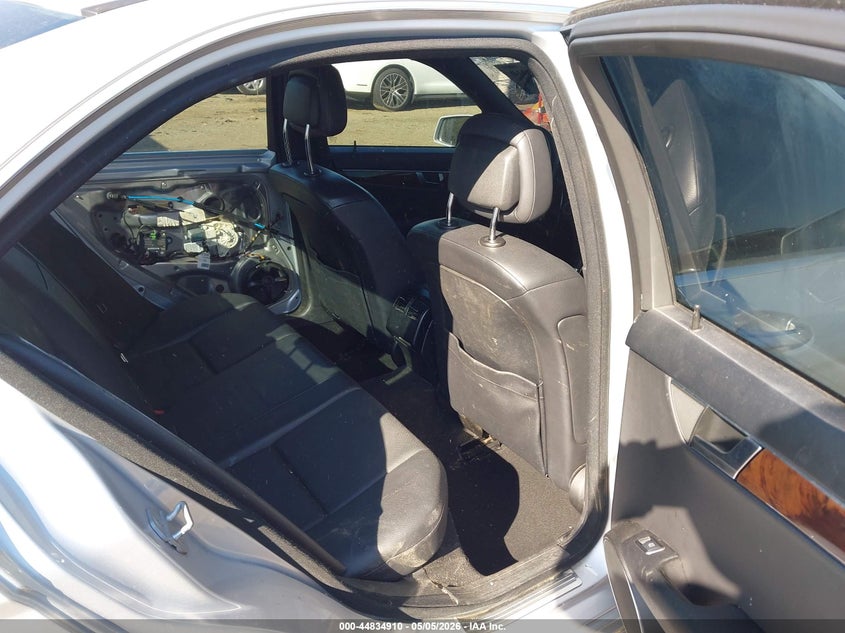 2012 Mercedes-benz C-klasse VIN WDDGF8BBXCR200576 IAAI salvage auction — SIDE, Salvage Title, sold $825 on 2026-08-10 (photo 8)