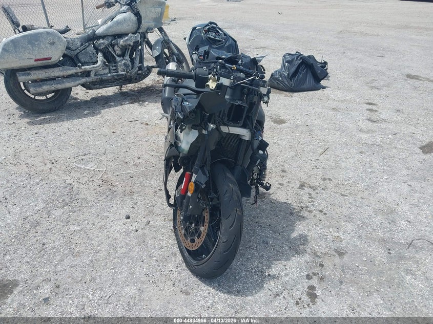 2025 Kawasaki Zx VIN JKBZXVM11SA009974 IAAI salvage auction — ALL OVER, Wait Title, sold $1,150 on 2026-07-21 (photo 5)