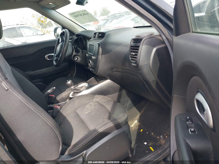 2017 Kia Soul VIN KNDJP3A58H7446640 IAAI salvage auction — NORMAL WEAR, Salvage (Texas), sold $400 on 2026-07-28 (photo 5)