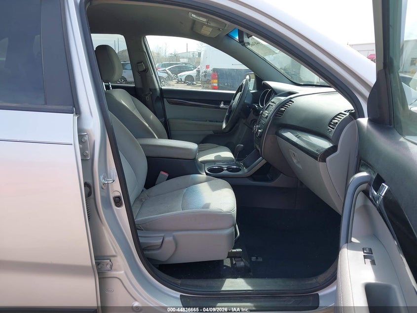2012 Kia Sorento VIN 5XYKTDA64CG306532 IAAI salvage auction — NORMAL WEAR, Salvage Title, sold $450 on 2026-07-29 (photo 5)