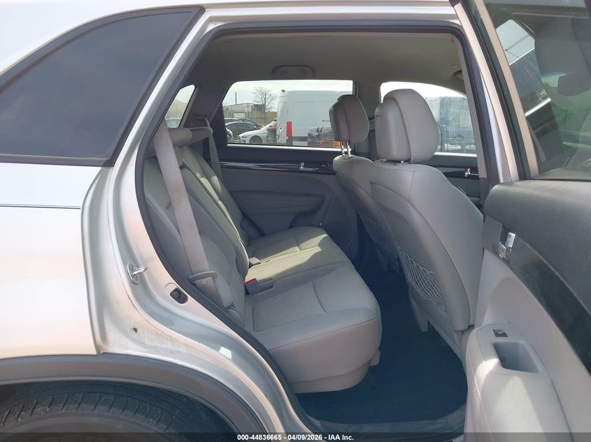 2012 Kia Sorento VIN 5XYKTDA64CG306532 IAAI salvage auction — NORMAL WEAR, Salvage Title, sold $450 on 2026-07-29 (photo 8)