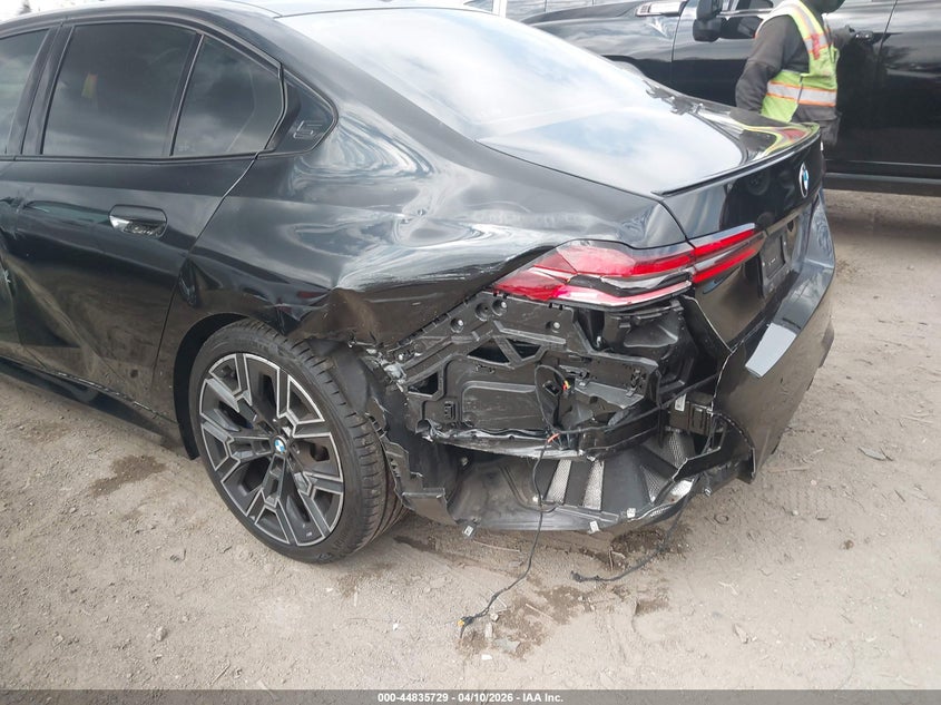 2026 BMW 5er VIN WBA43FJ0XTCV35508 IAAI salvage auction — LEFT REAR, Salvage Title, sold $38,300 on 2026-07-20 (photo 6)