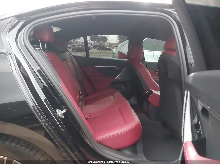 2026 BMW 5er VIN WBA43FJ0XTCV35508 IAAI salvage auction — LEFT REAR, Salvage Title, sold $38,300 on 2026-07-20 (photo 8)