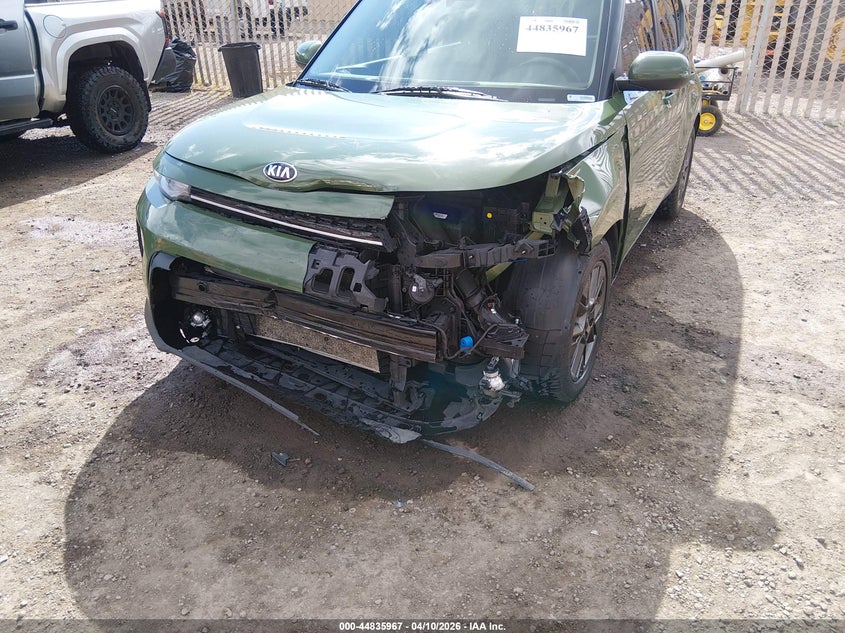 2021 Kia Soul VIN KNDJ33AU4M7127619 IAAI salvage auction — FRONT END, Salvage Title, sold $3,050 on 2026-07-31 (photo 6)