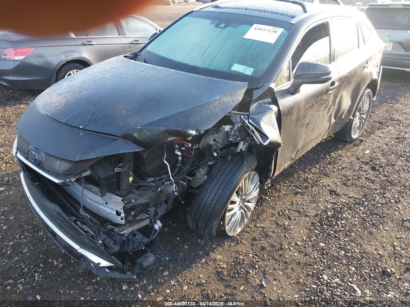 2022 Toyota Venza VIN JTEAAAAH1NJ096813 IAAI salvage auction — FRONT & REAR, Mv-907A (New York), sold $5,300 on 2026-07-28 (photo 2)