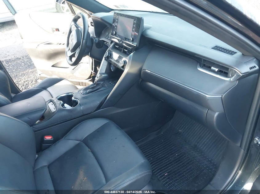 2022 Toyota Venza VIN JTEAAAAH1NJ096813 IAAI salvage auction — FRONT & REAR, Mv-907A (New York), sold $5,300 on 2026-07-28 (photo 5)