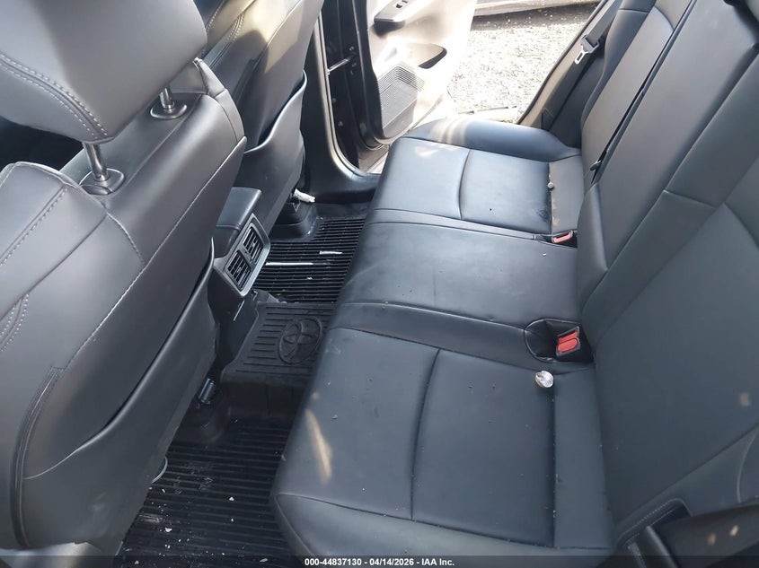 2022 Toyota Venza VIN JTEAAAAH1NJ096813 IAAI salvage auction — FRONT & REAR, Mv-907A (New York), sold $5,300 on 2026-07-28 (photo 8)