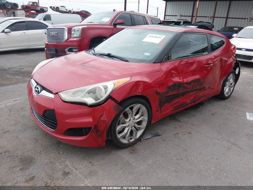 2013 Hyundai Veloster VIN KMHTC6AD5DU135736 IAAI salvage auction — LEFT SIDE, Wait Title, sold $1,050 on 2026-07-22 (photo 2)
