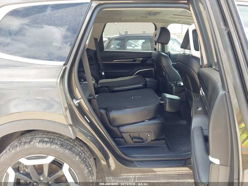 2024 Kia Telluride VIN 5XYP6DGC2RG468064 IAAI salvage auction — FRONT END, Wait Title, sold $10,100 on 2026-07-08 (photo 8)