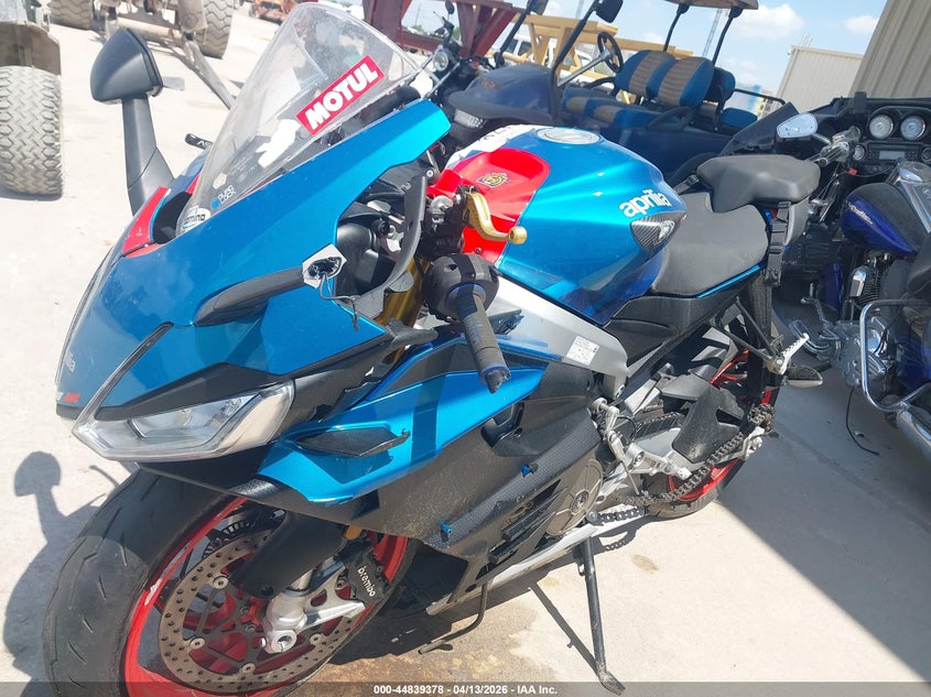 2026 Aprilia Rs VIN ZD4XGUA01TS000862 IAAI salvage auction — FRONT END, Salvage (Texas), sold $2,575 on 2026-07-07 (photo 2)