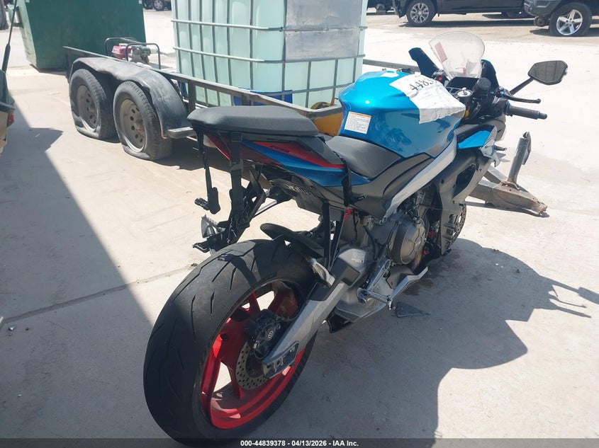 2026 Aprilia Rs VIN ZD4XGUA01TS000862 IAAI salvage auction — FRONT END, Salvage (Texas), sold $2,575 on 2026-07-07 (photo 4)