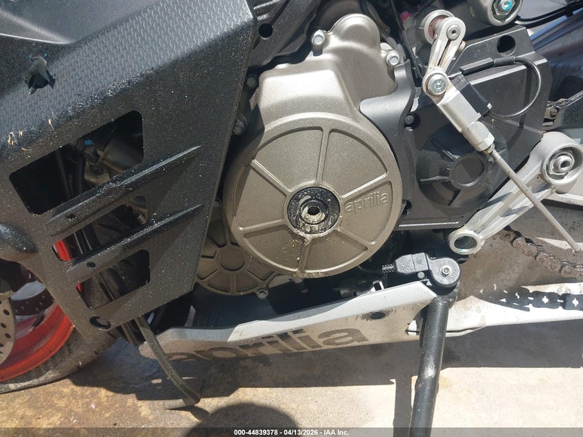 2026 Aprilia Rs VIN ZD4XGUA01TS000862 IAAI salvage auction — FRONT END, Salvage (Texas), sold $2,575 on 2026-07-07 (photo 9)