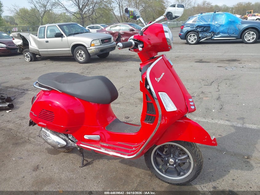 2024 Vespa - VIN ZAPMD39M1R5201269 IAAI salvage auction — FRONT END, Salvage Title, sold $750 on 2026-07-22 (photo 1)