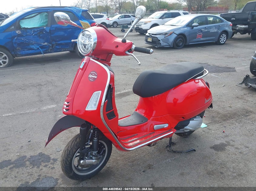 2024 Vespa - VIN ZAPMD39M1R5201269 IAAI salvage auction — FRONT END, Salvage Title, sold $750 on 2026-07-22 (photo 2)