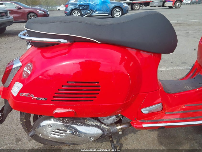 2024 Vespa - VIN ZAPMD39M1R5201269 IAAI salvage auction — FRONT END, Salvage Title, sold $750 on 2026-07-22 (photo 8)
