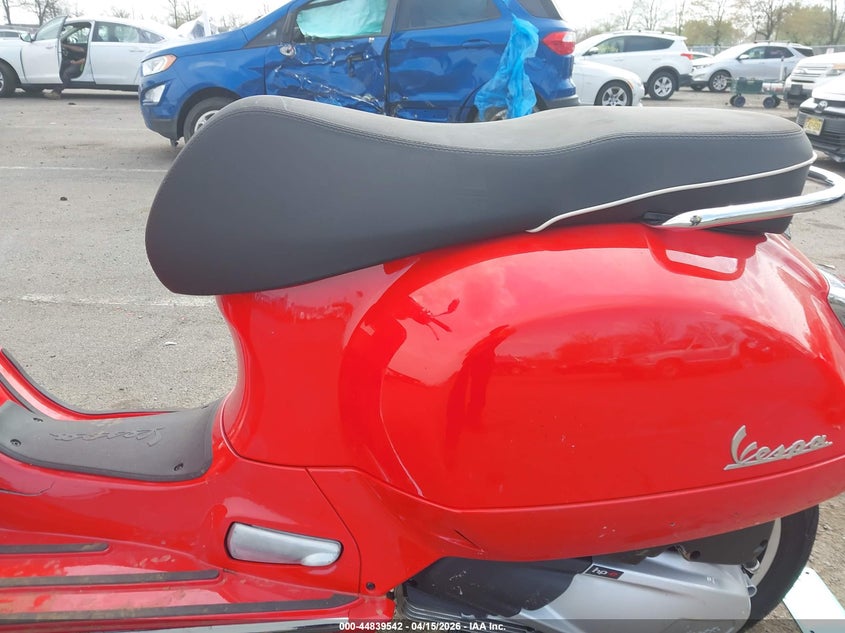 2024 Vespa - VIN ZAPMD39M1R5201269 IAAI salvage auction — FRONT END, Salvage Title, sold $750 on 2026-07-22 (photo 9)