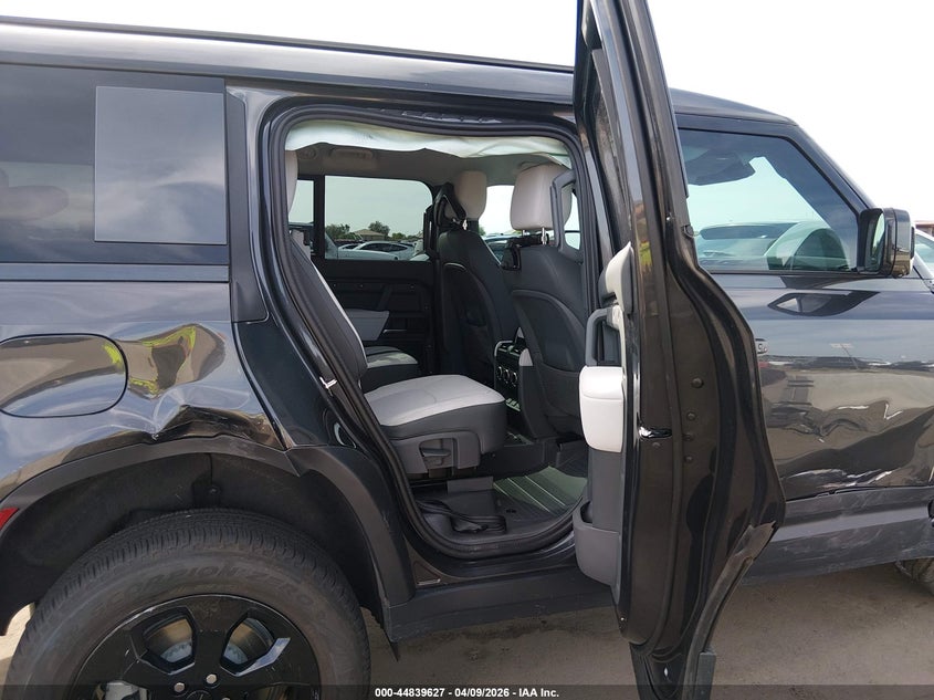 2026 Land rover Defender VIN SALEJFFU0T2490599 IAAI salvage auction — RIGHT FRONT, Salvage Title, sold $20,600 on 2026-07-14 (photo 8)