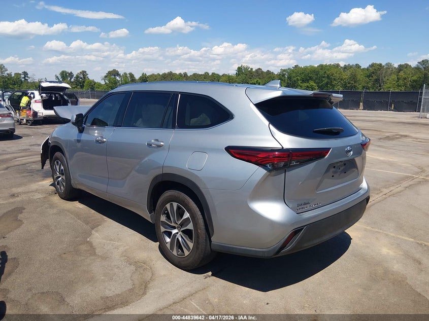 2021 Toyota Highlander VIN 5TDGZRAH2MS538098 IAAI salvage auction — FRONT END, Salvage Title, sold $8,900 on 2026-07-10 (photo 3)