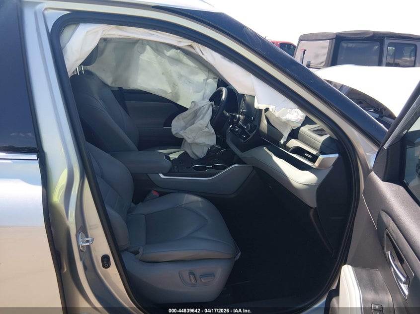 2021 Toyota Highlander VIN 5TDGZRAH2MS538098 IAAI salvage auction — FRONT END, Salvage Title, sold $8,900 on 2026-07-10 (photo 5)