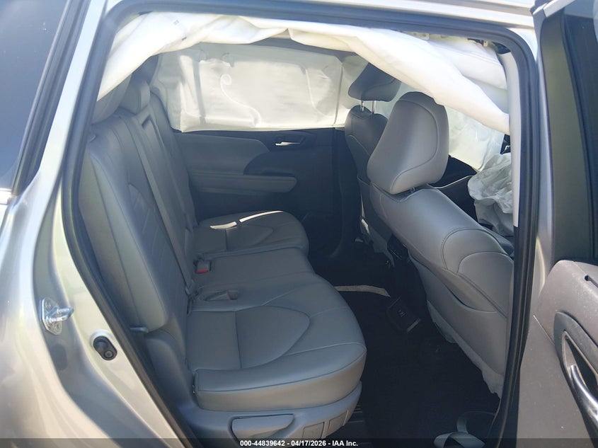 2021 Toyota Highlander VIN 5TDGZRAH2MS538098 IAAI salvage auction — FRONT END, Salvage Title, sold $8,900 on 2026-07-10 (photo 8)