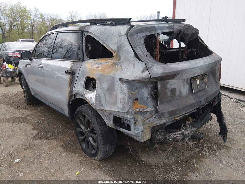 2022 Kia Sorento VIN 5XYRKDLF4NG105361 IAAI salvage auction — INTERIOR BURN, Salvage Title, sold $4,700 on 2026-07-22 (photo 3)