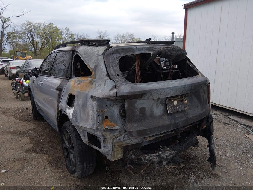 2022 Kia Sorento VIN 5XYRKDLF4NG105361 IAAI salvage auction — INTERIOR BURN, Salvage Title, sold $4,700 on 2026-07-22 (photo 6)