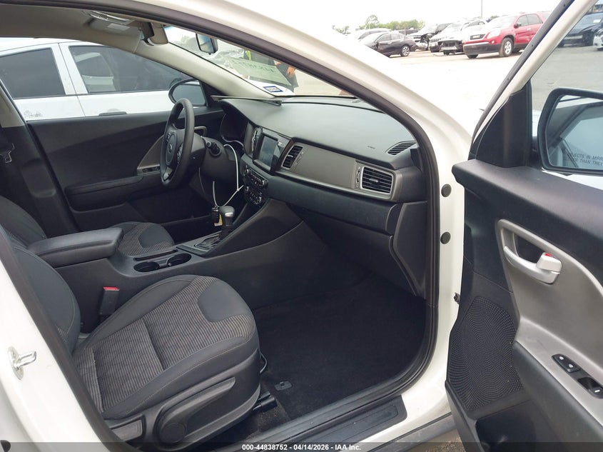 2019 Kia Niro VIN KNDCB3LC1K5347650 IAAI salvage auction — REAR END, Wait Title, sold $4,200 on 2026-07-07 (photo 5)