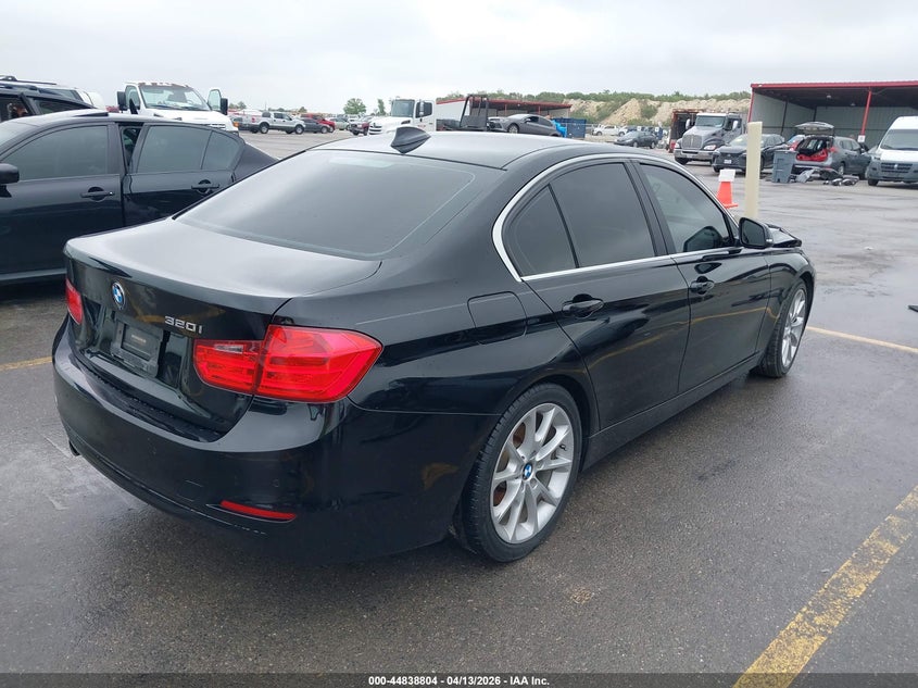 2015 BMW 3er VIN WBA3B1G56FNT64477 IAAI salvage auction — LEFT FRONT, Salvage (Texas), sold $1,450 on 2026-07-09 (photo 4)