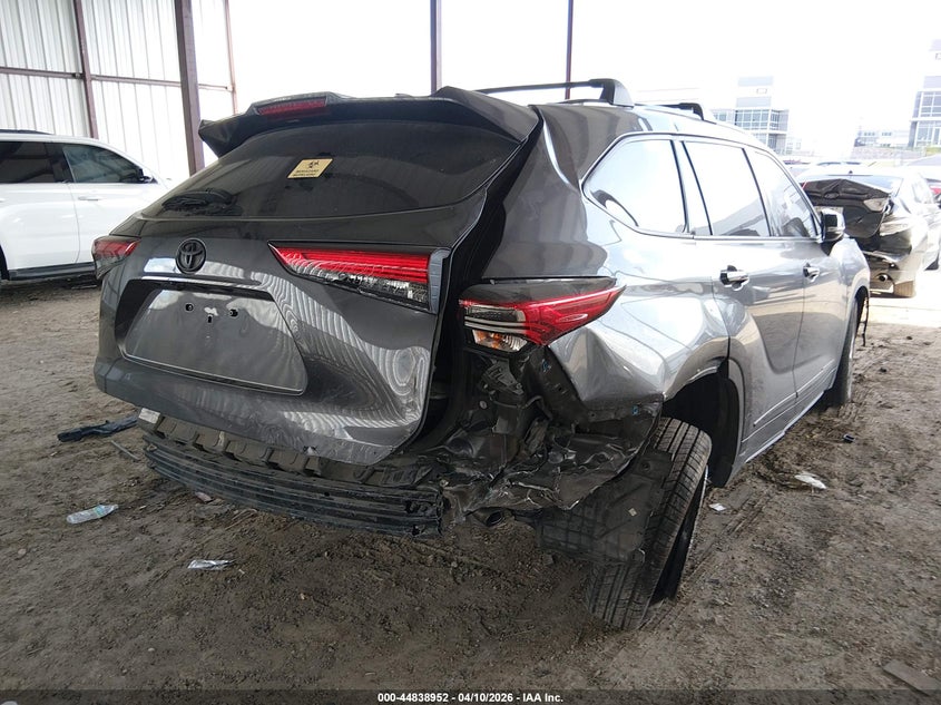 2021 Toyota Highlander VIN 5TDLZRAH4MS032822 IAAI salvage auction — BIO HAZARD, Salvage Title, sold $3,050 on 2026-07-14 (photo 4)