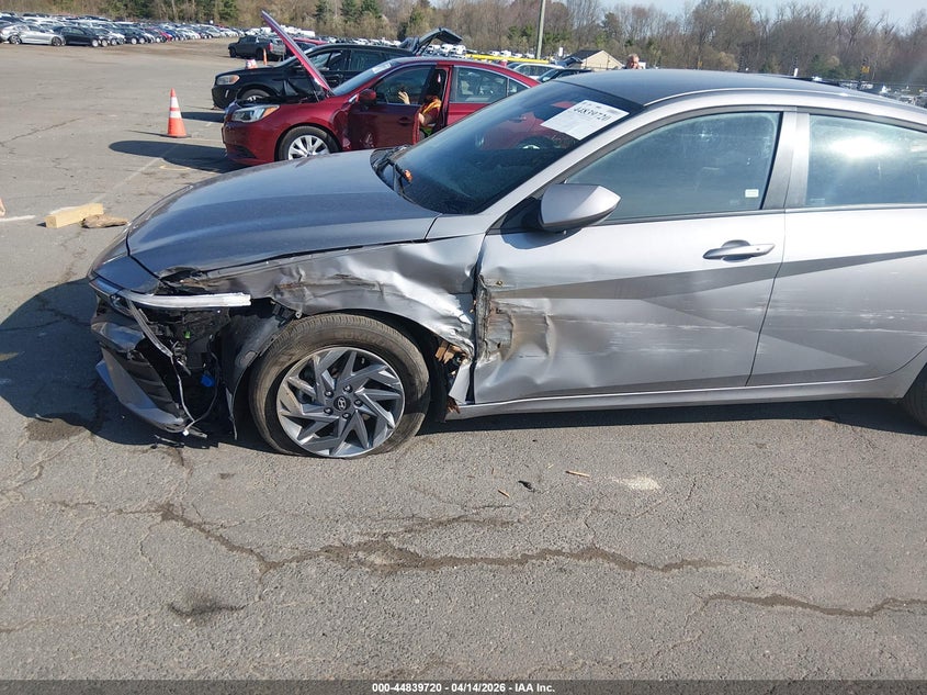 2025 Hyundai Elantra VIN KMHLM4DJ2SU161694 IAAI salvage auction — LEFT SIDE, Wait Title, sold $8,750 on 2026-07-30 (photo 6)